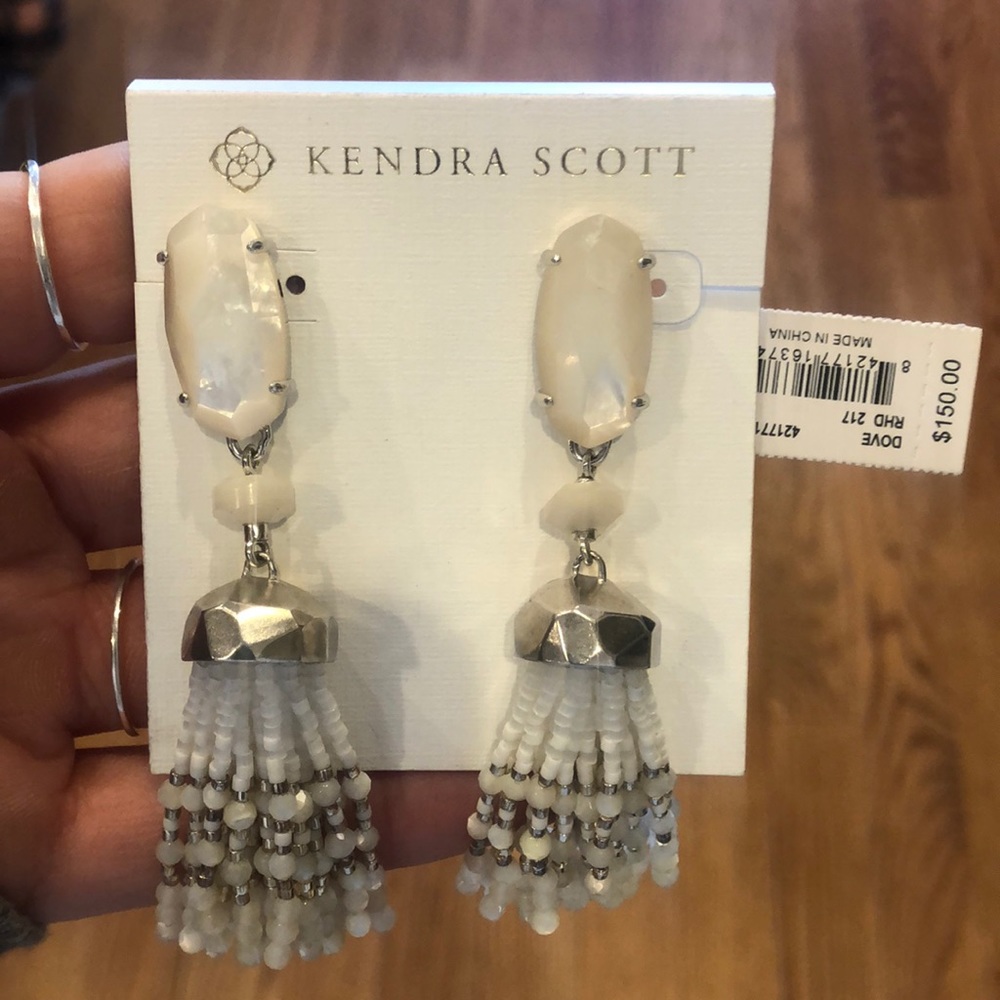 Kendra Scott beautiful dove earrings!
